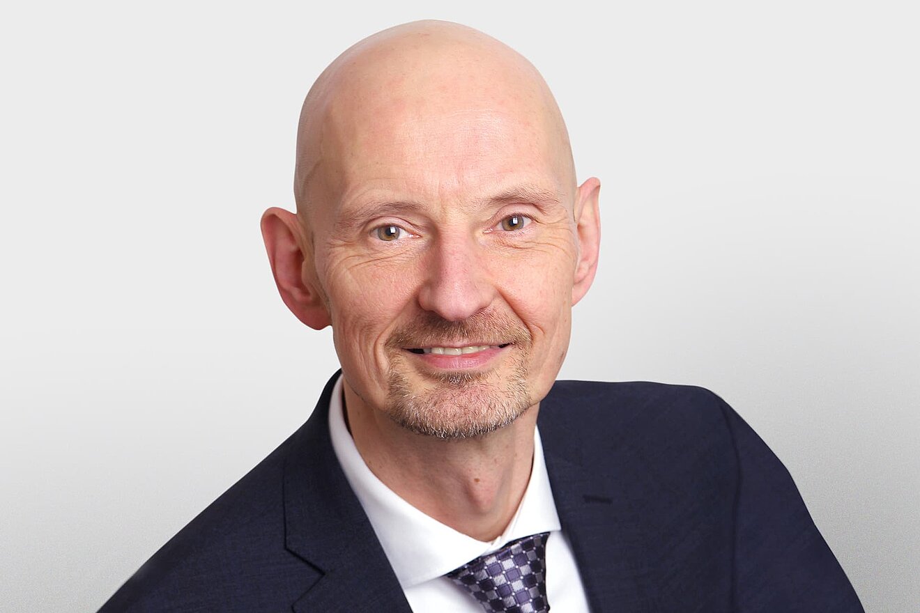 Sie haben Fragen rund um unser Werkerassistenz- und Pick by Light-System als individuelle Lösungen für Ihre Produktion? Wir helfen gerne. Sprechen Sie mich an.
